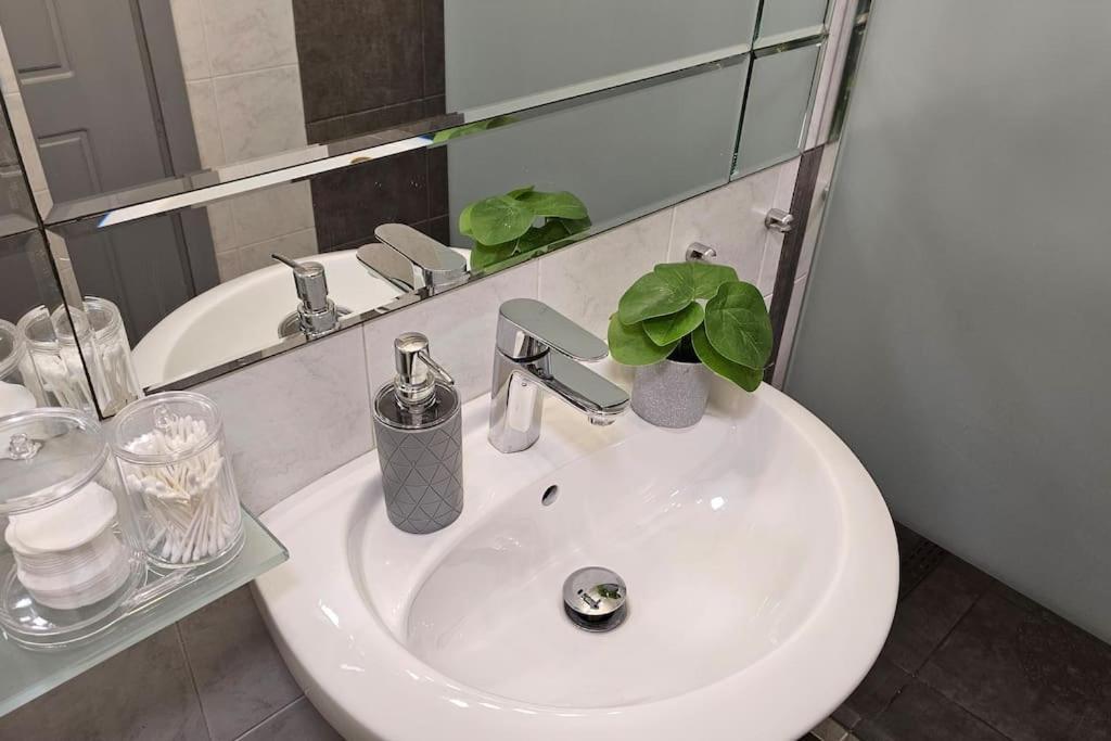 Artistico Two-Bedroom Apartment In Kolonaki Atény Exteriér fotografie